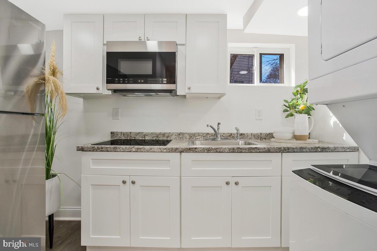 KERBY HILL - Residential Lease