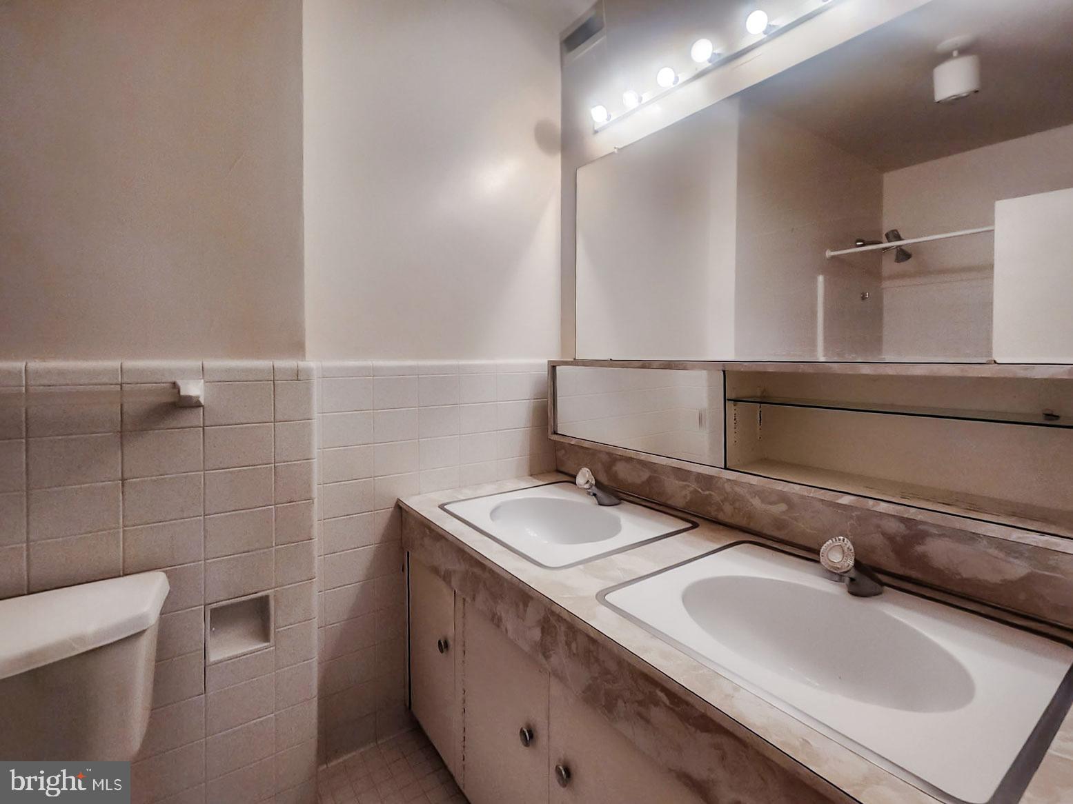 PRESIDENTIAL ESTS - Residential