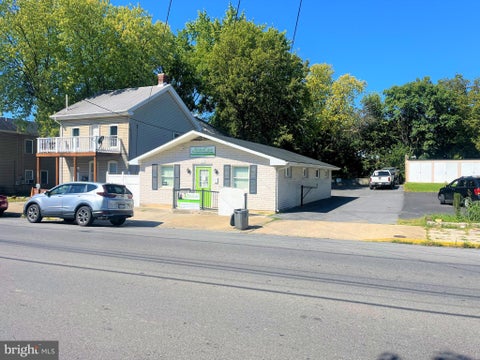 Photo of 319 S Raleigh Street, MARTINSBURG, WV 25401 (MLS # WVBE2053792)