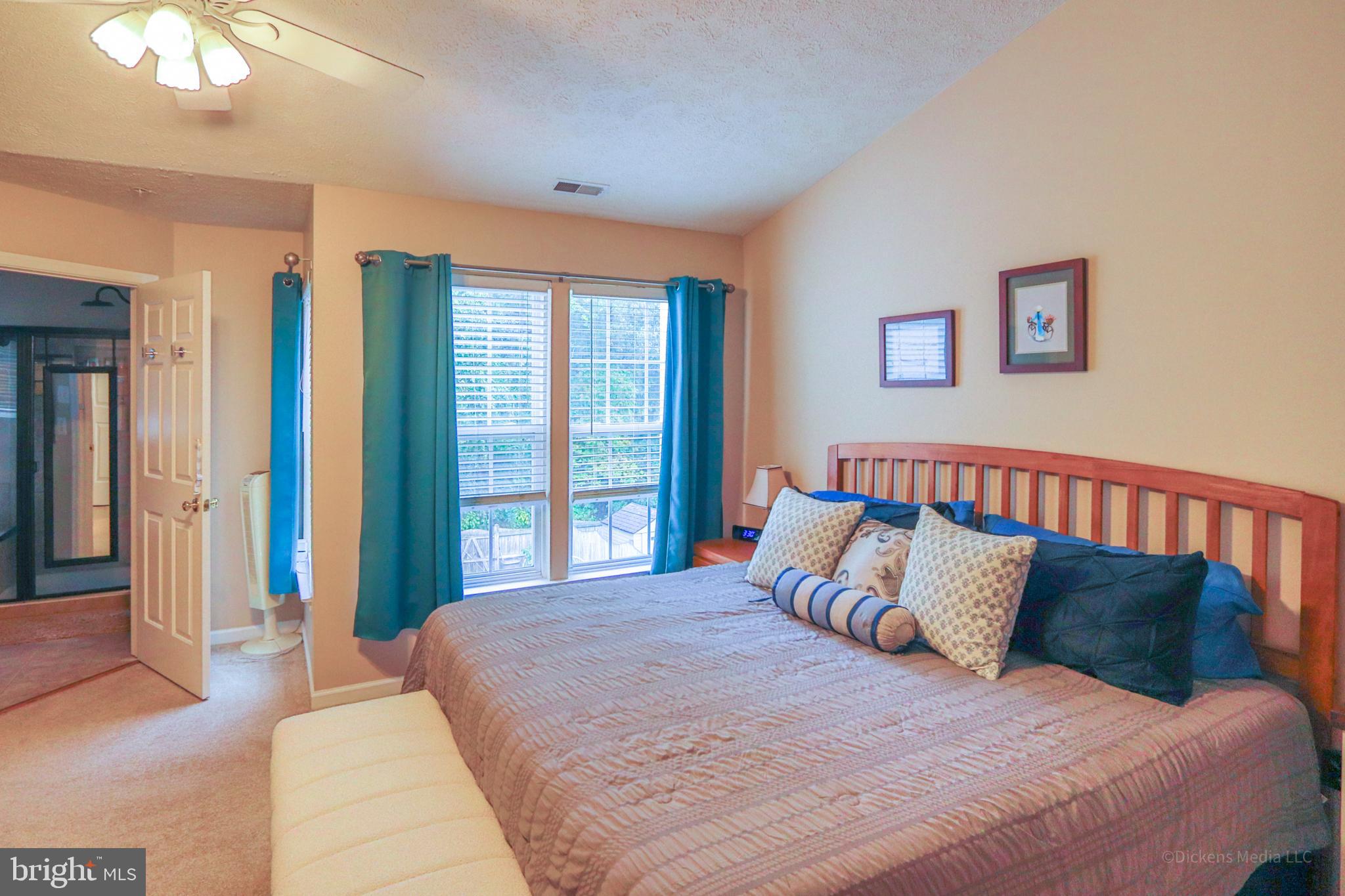 CONSTANT FRIENDSHIP - Residential