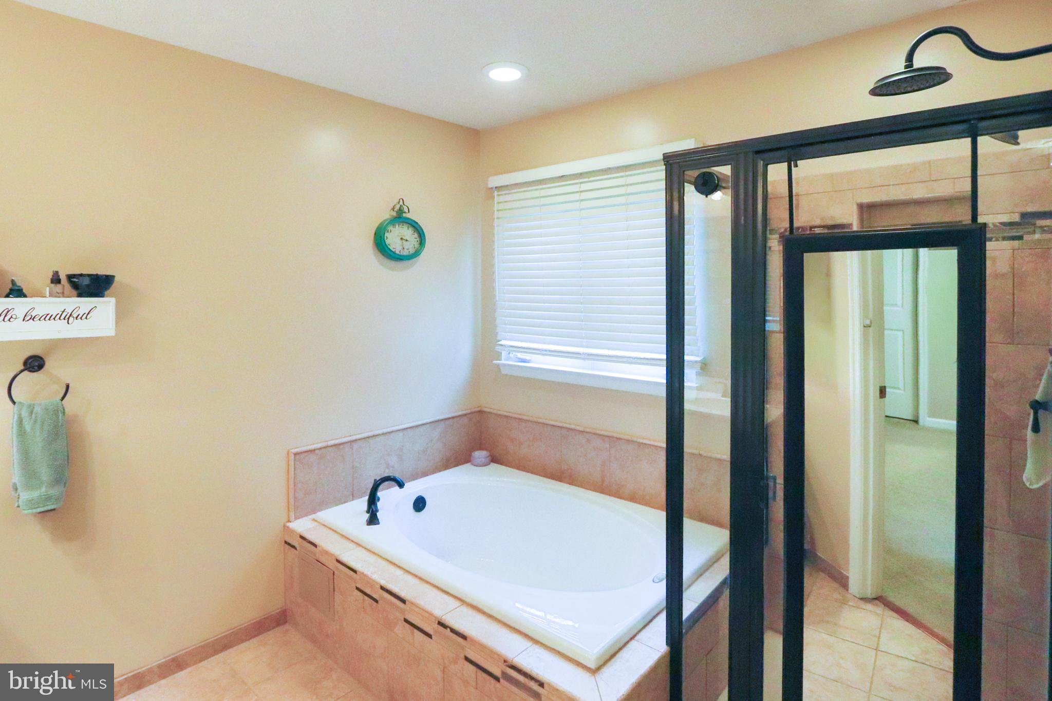 CONSTANT FRIENDSHIP - Residential