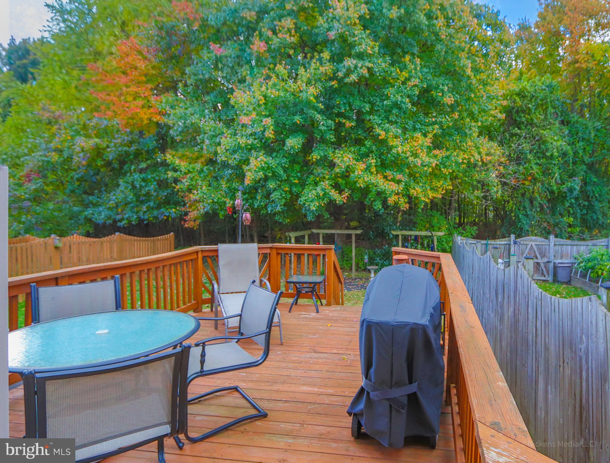 CONSTANT FRIENDSHIP - Residential