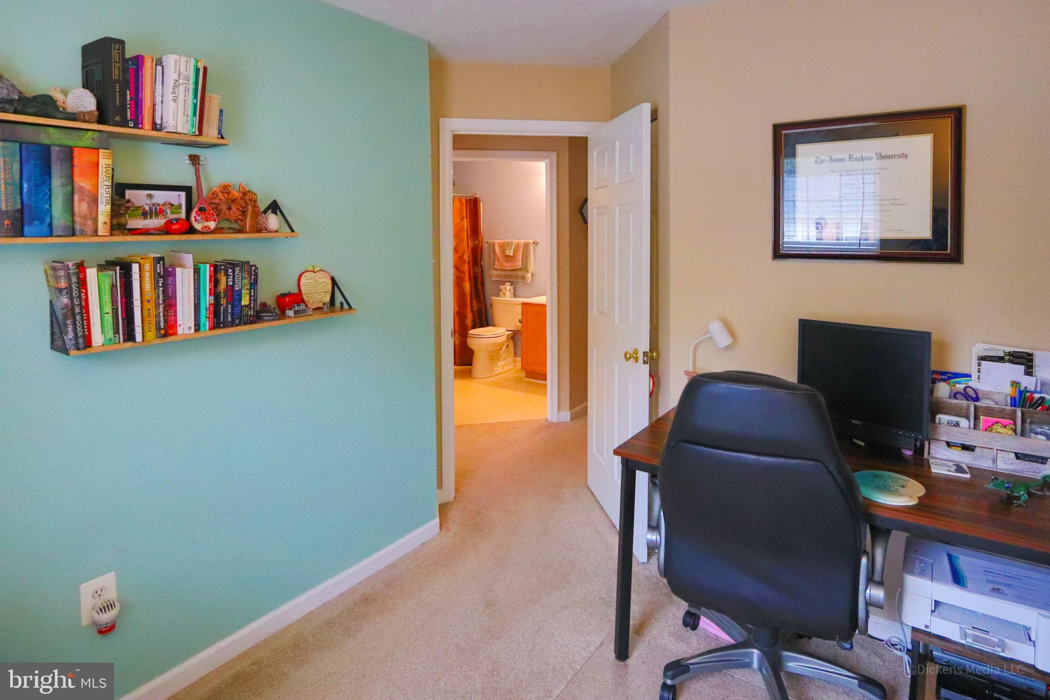 CONSTANT FRIENDSHIP - Residential