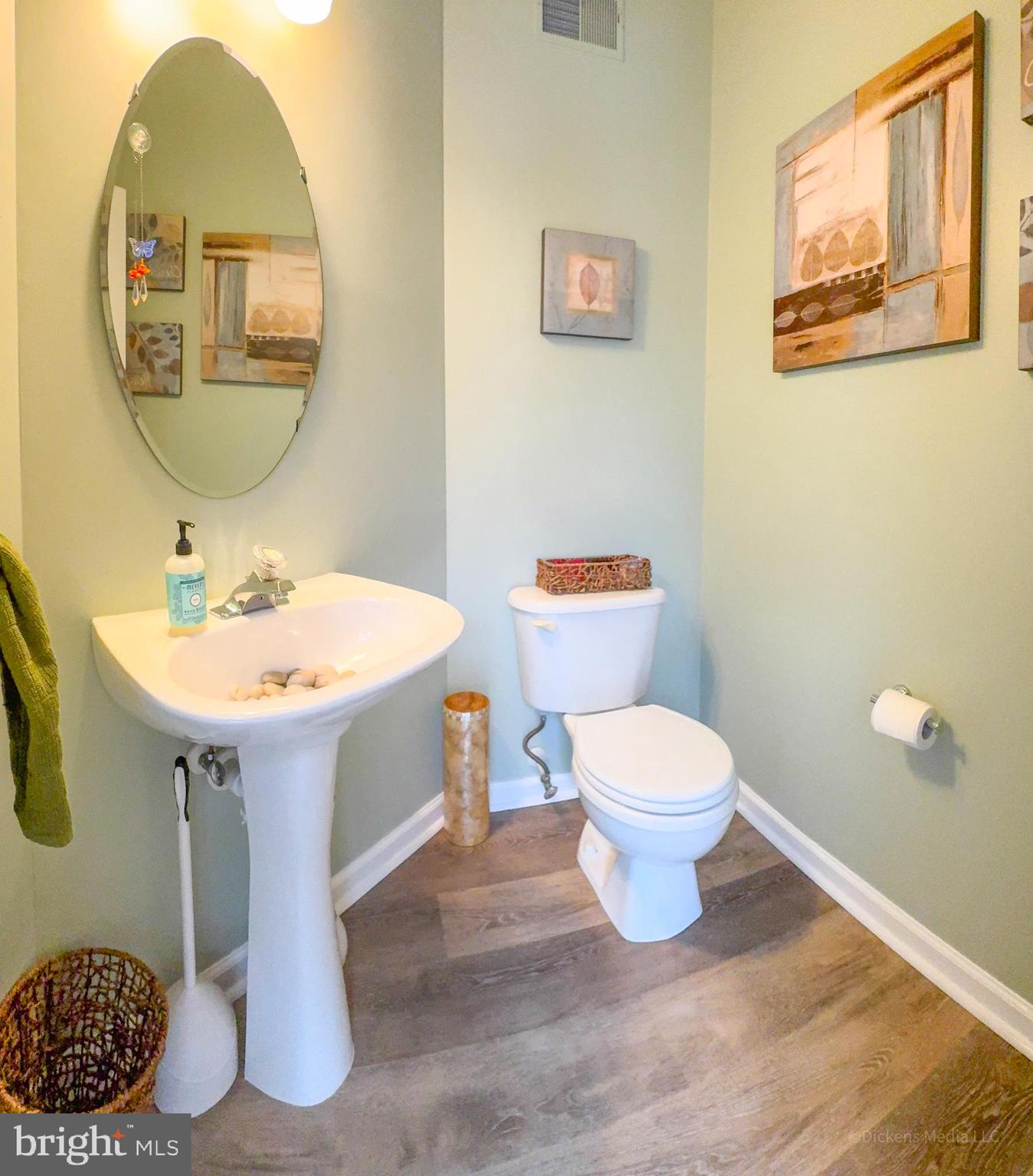 CONSTANT FRIENDSHIP - Residential