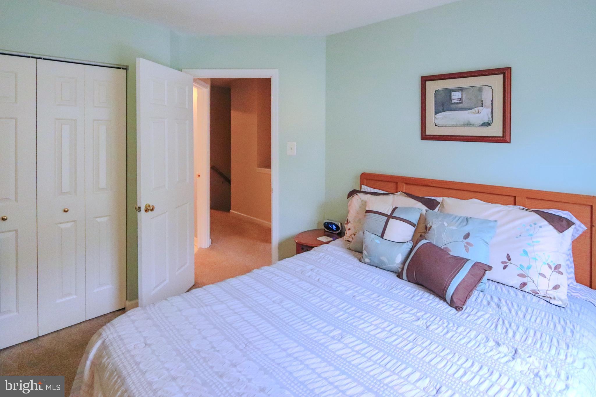 CONSTANT FRIENDSHIP - Residential