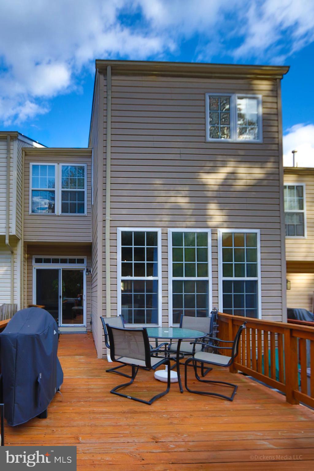 CONSTANT FRIENDSHIP - Residential