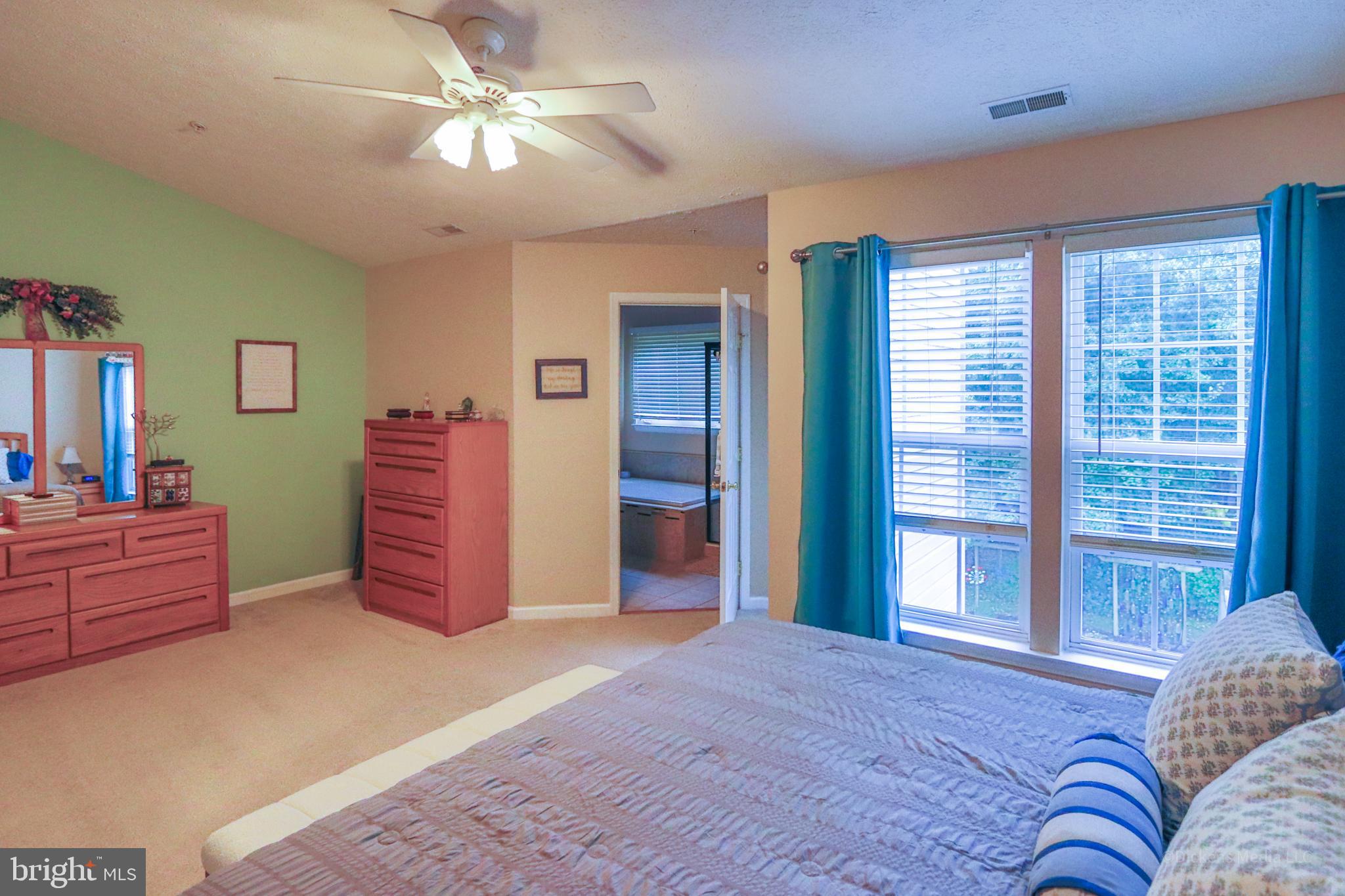 CONSTANT FRIENDSHIP - Residential