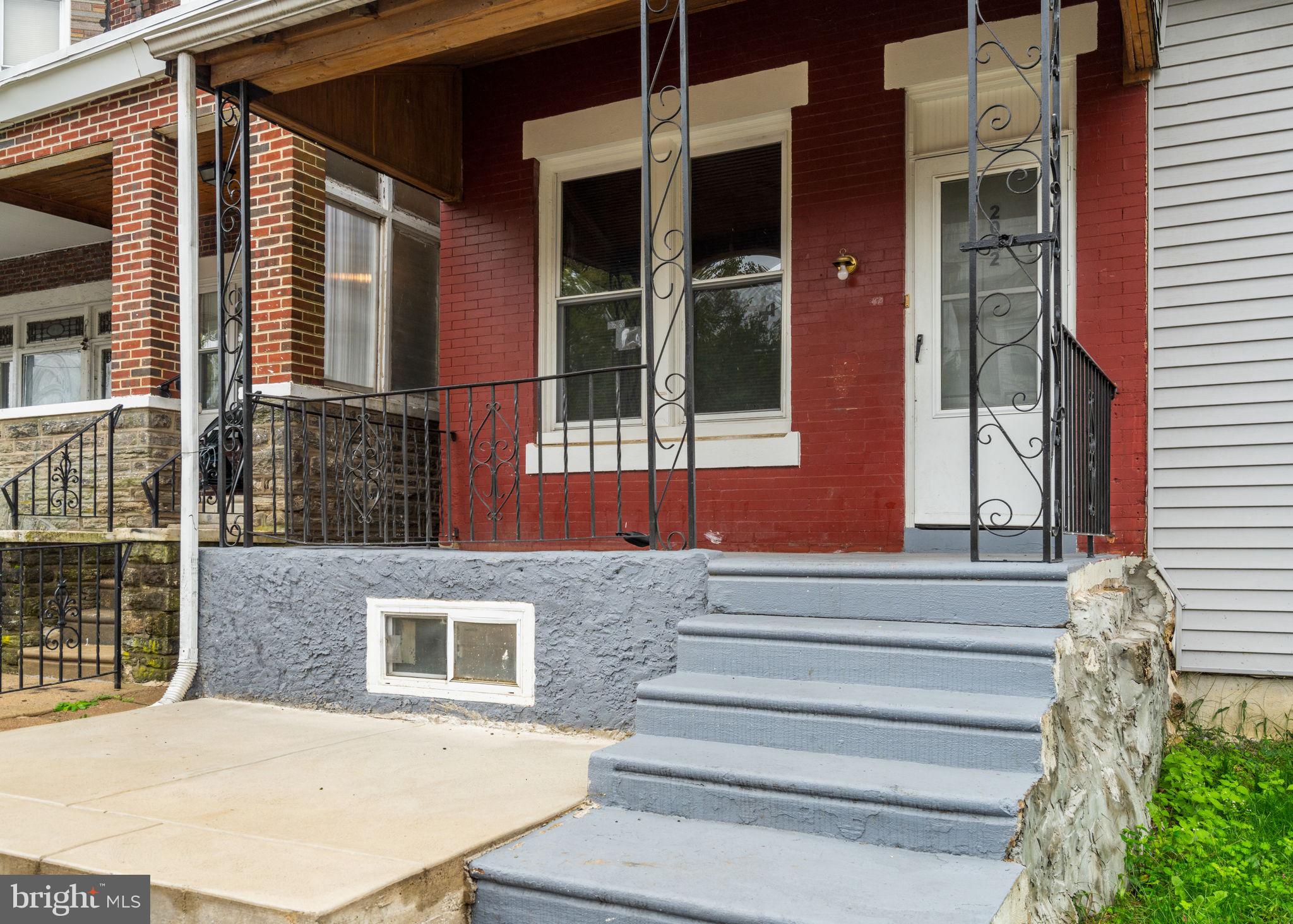 2032 W ESTAUGH STREET