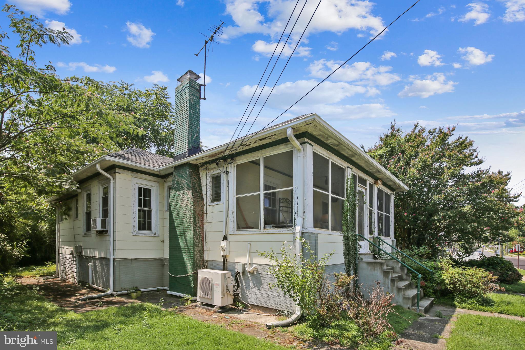 ADDISON HEIGHTS - Residential