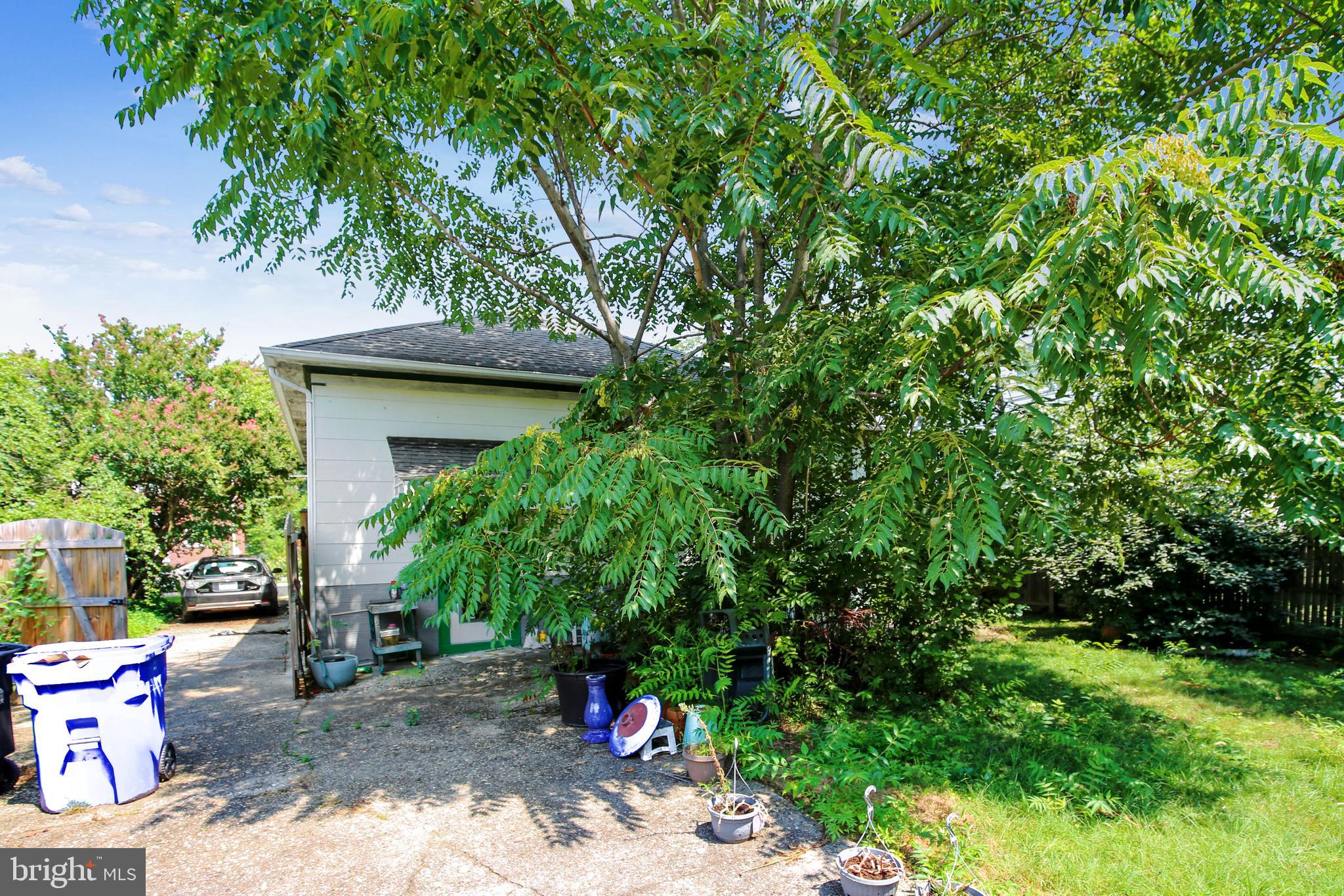 ADDISON HEIGHTS - Residential