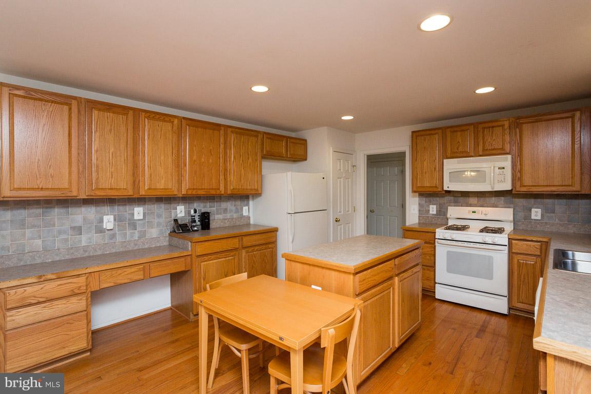 STRATFORD PLACE - Residential