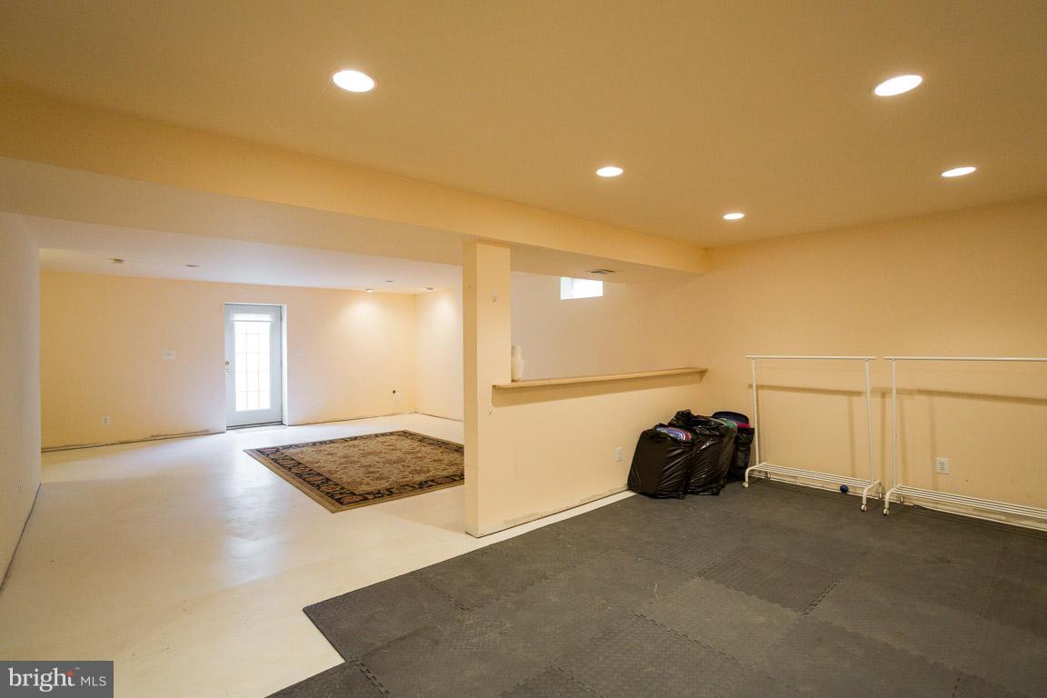 STRATFORD PLACE - Residential