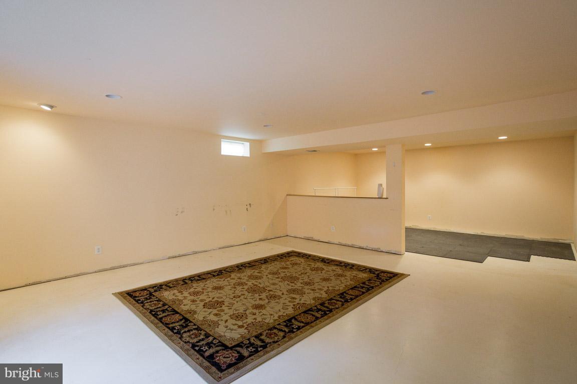 STRATFORD PLACE - Residential