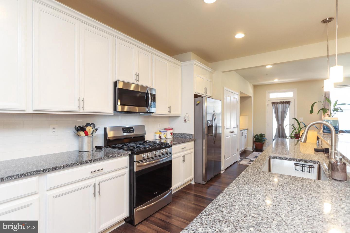 WESTVIEW SOUTH - Residential Lease