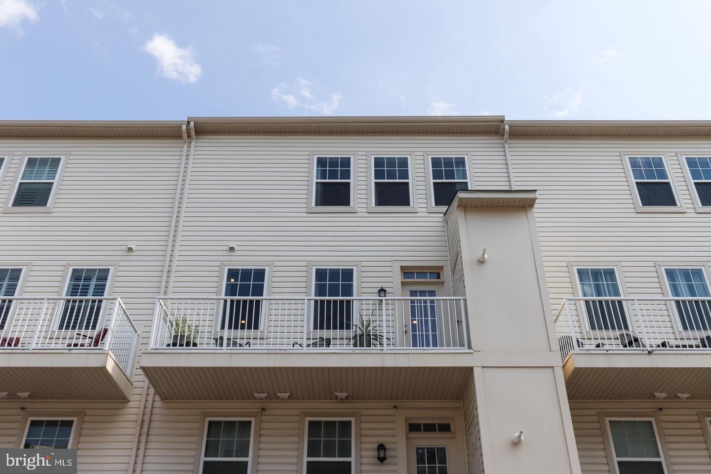 WESTVIEW SOUTH - Residential Lease