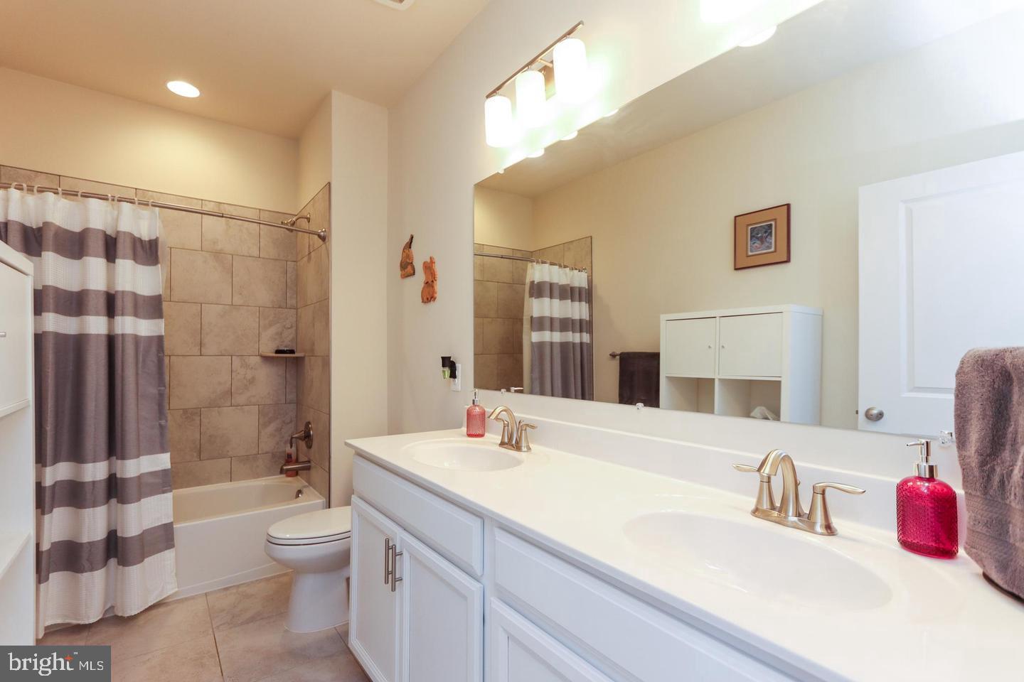 WESTVIEW SOUTH - Residential Lease