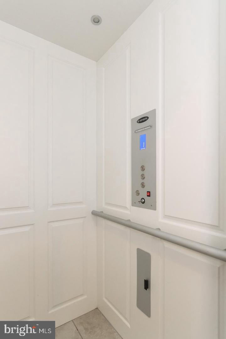 WESTVIEW SOUTH - Residential Lease