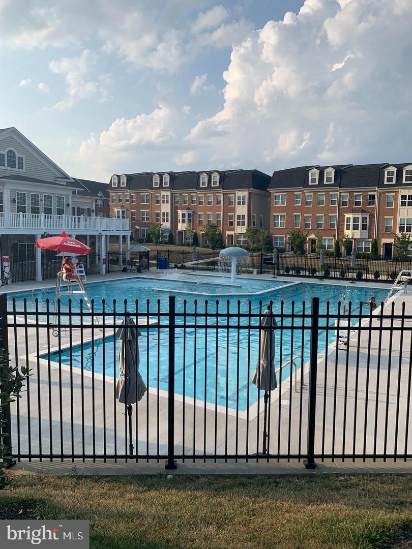 WESTVIEW SOUTH - Residential Lease