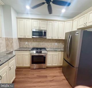 320 LONEY STREET (2ND FL)