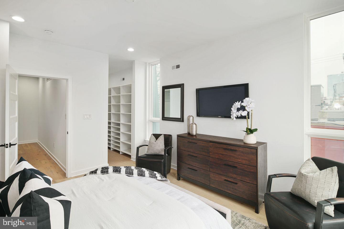 GRADUATE HOSPITAL - Residential