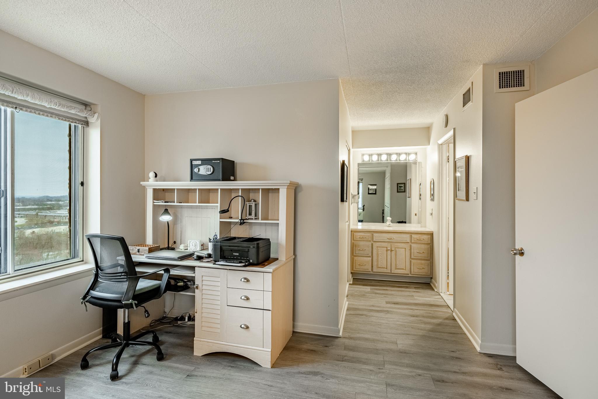 VALLEY FORGE TOWER - Residential