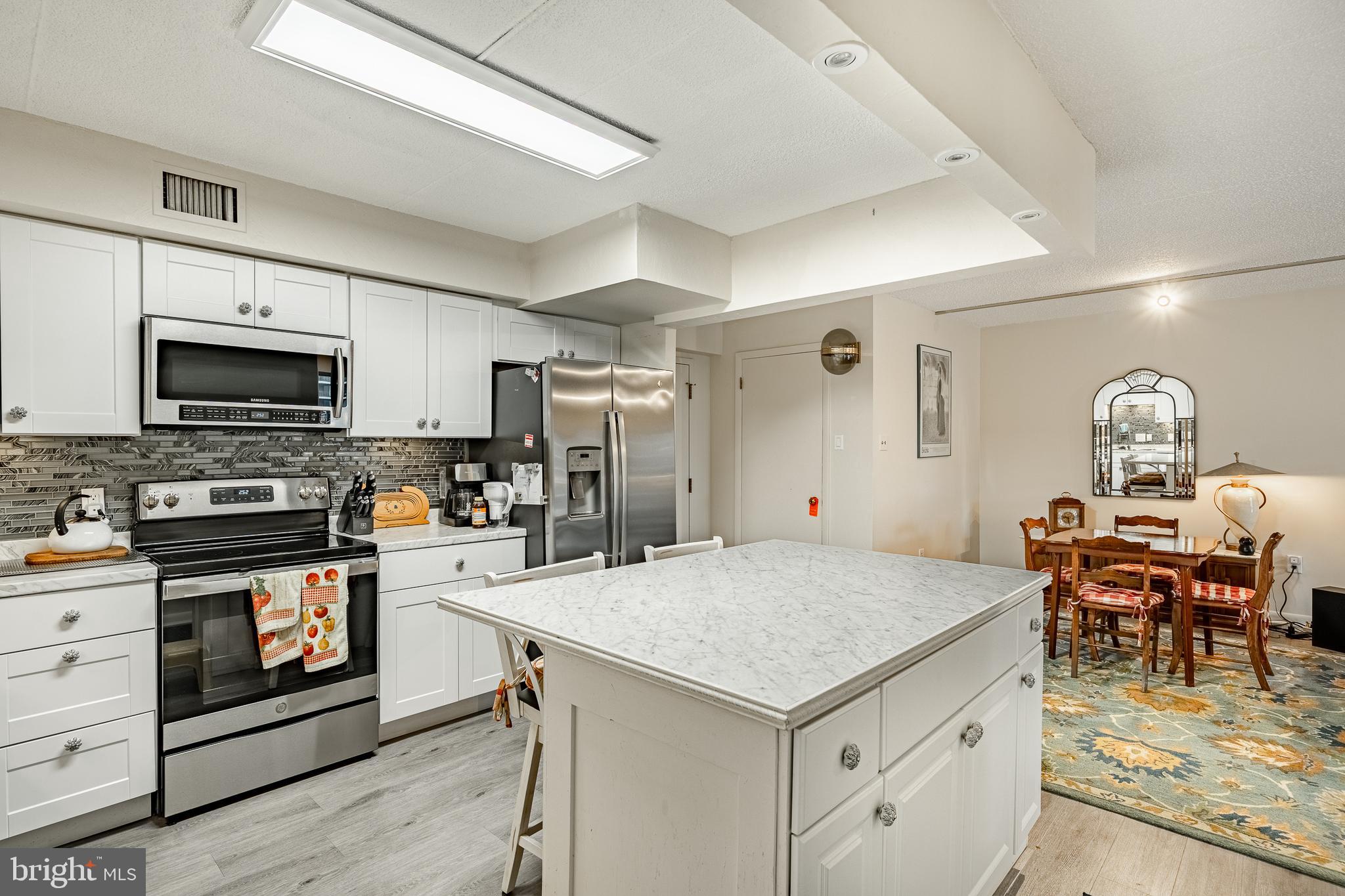 VALLEY FORGE TOWER - Residential