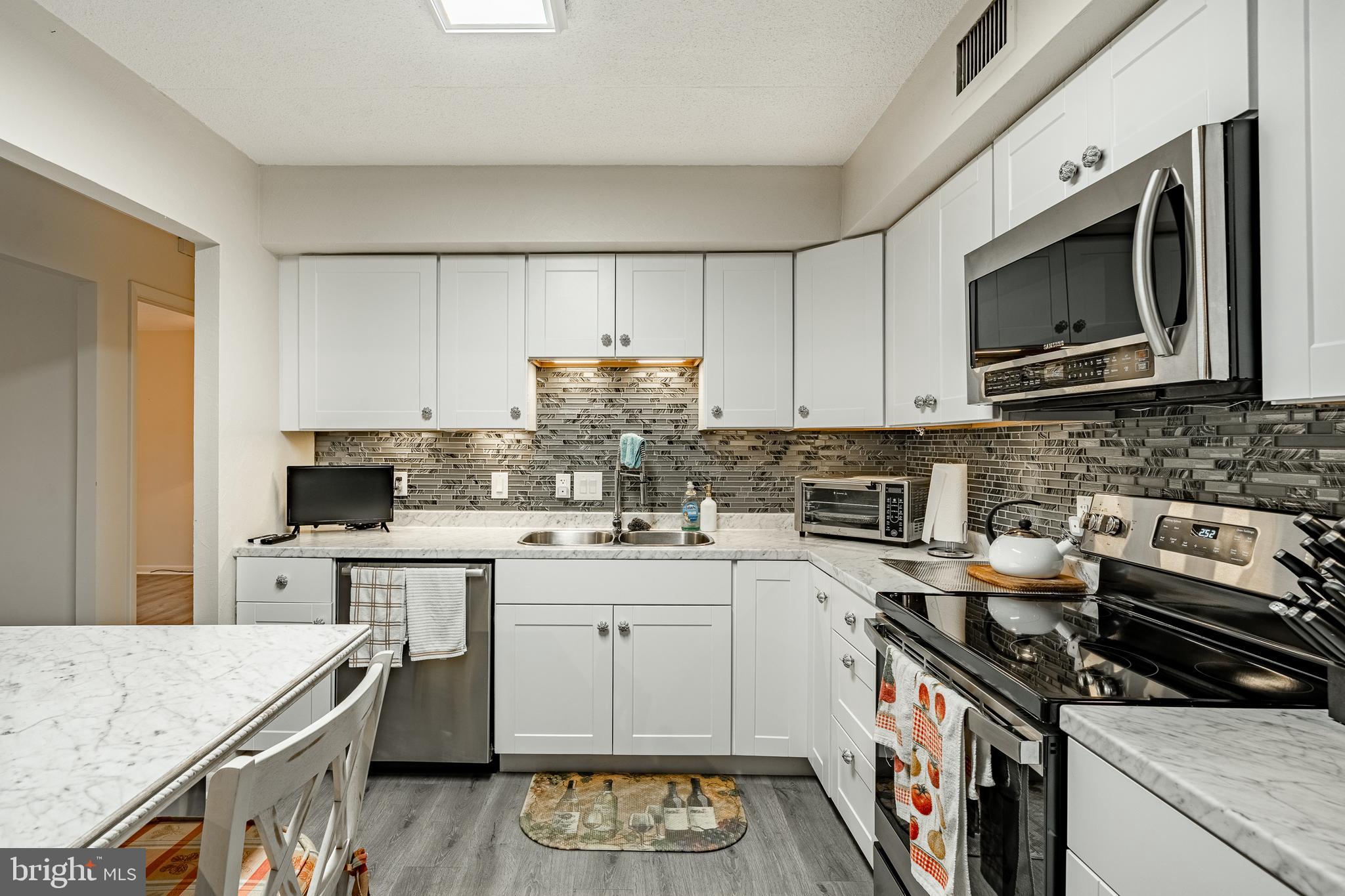 VALLEY FORGE TOWER - Residential