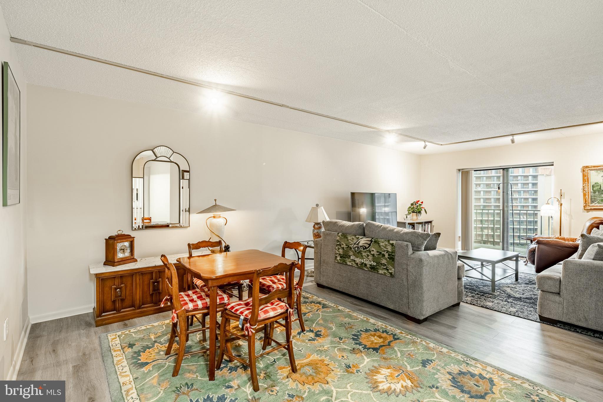 VALLEY FORGE TOWER - Residential