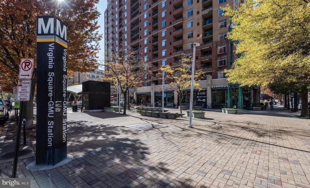 Photo of 3835 N 9th Street N #704W, ARLINGTON, VA 22203 (MLS # VAAR2075370)