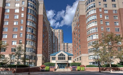 Photo of 3835 N 9th Street N #704W, ARLINGTON, VA 22203 (MLS # VAAR2075370)