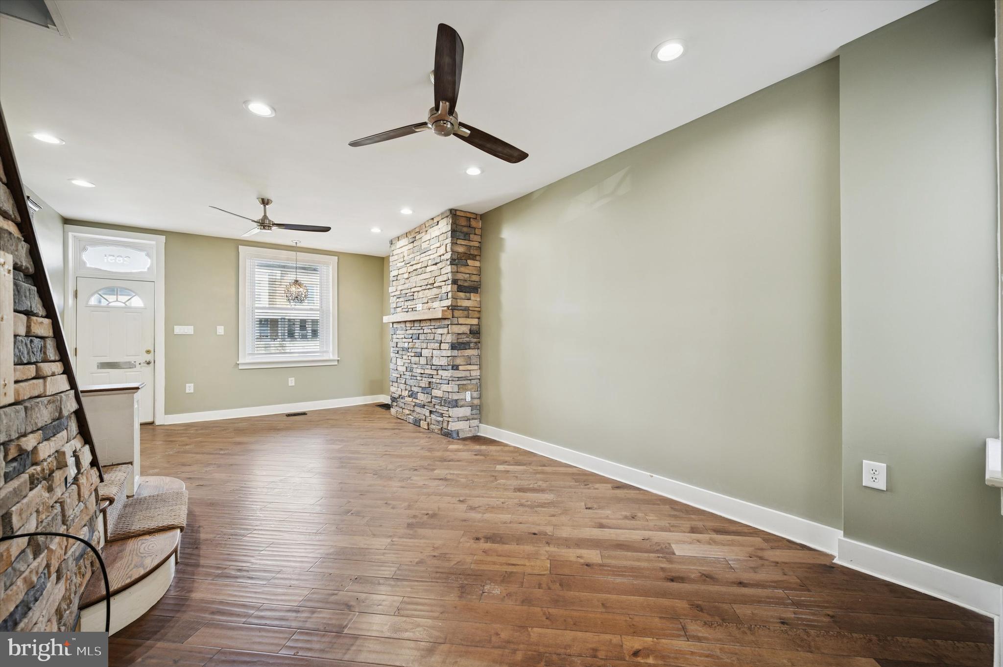 PORT RICHMOND - Residential