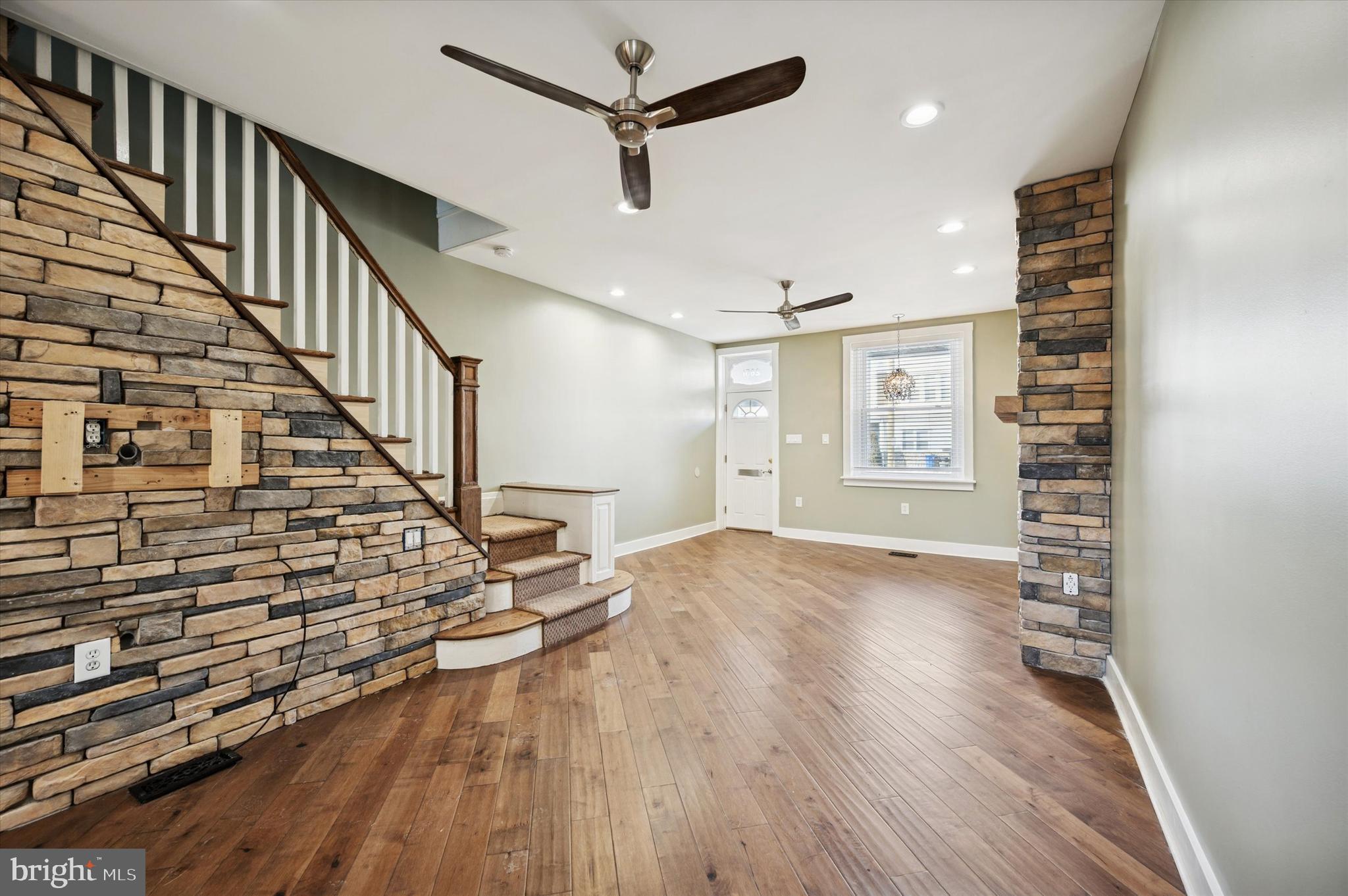 PORT RICHMOND - Residential