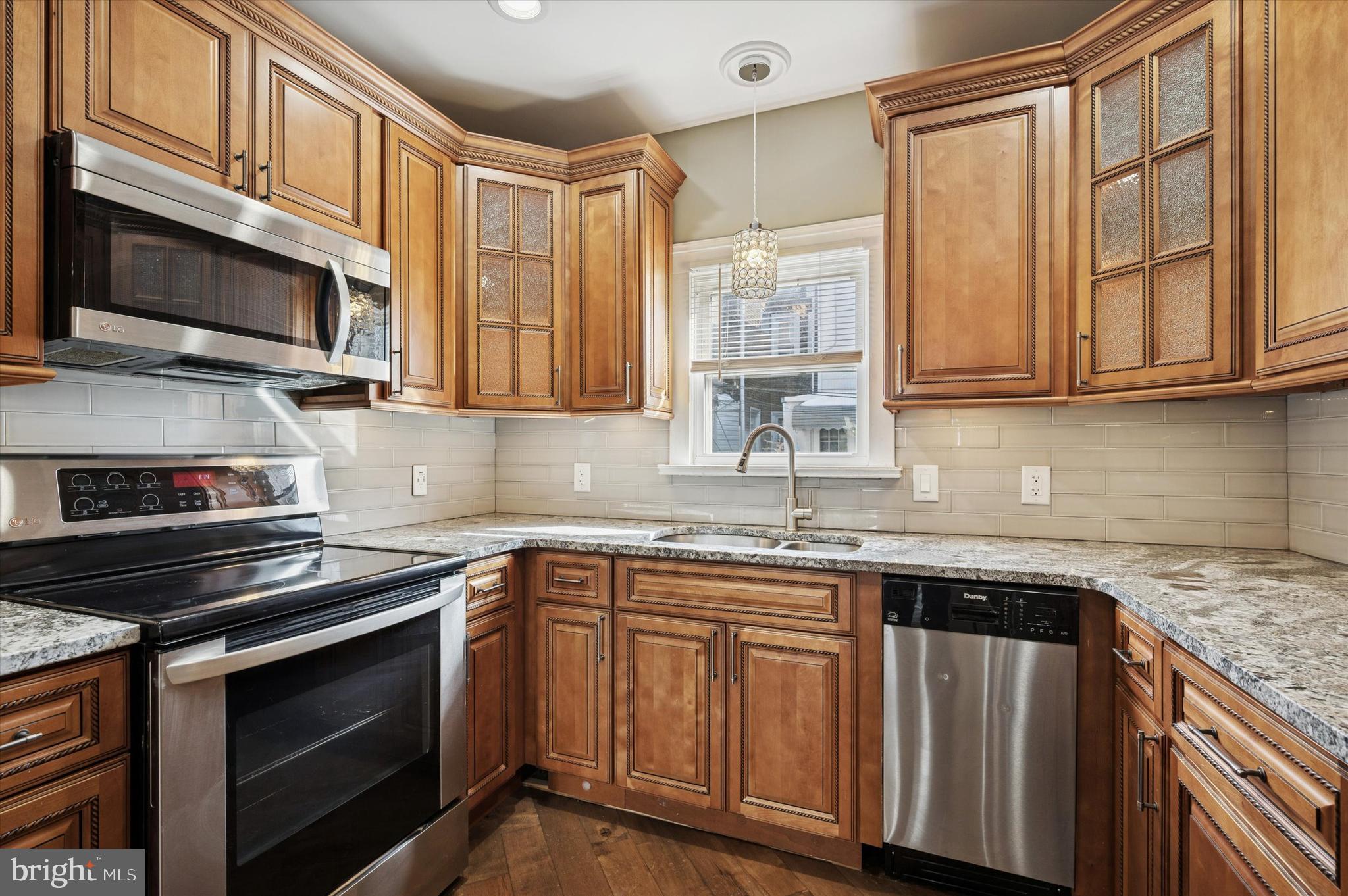 PORT RICHMOND - Residential