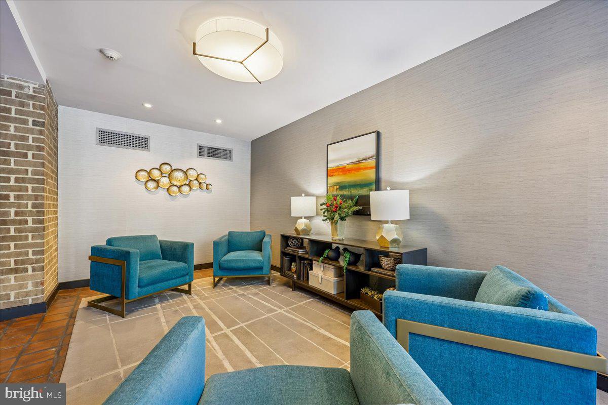 SUMNER VILLAGE - Residential