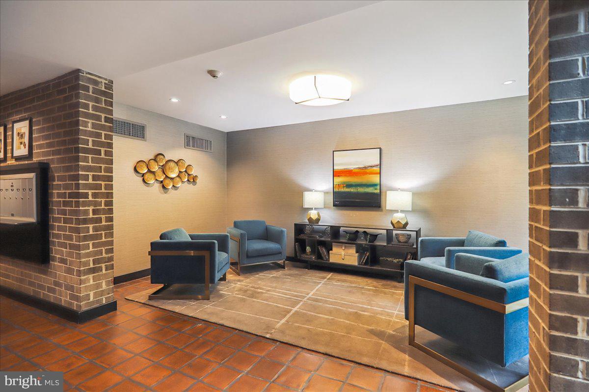 SUMNER VILLAGE - Residential