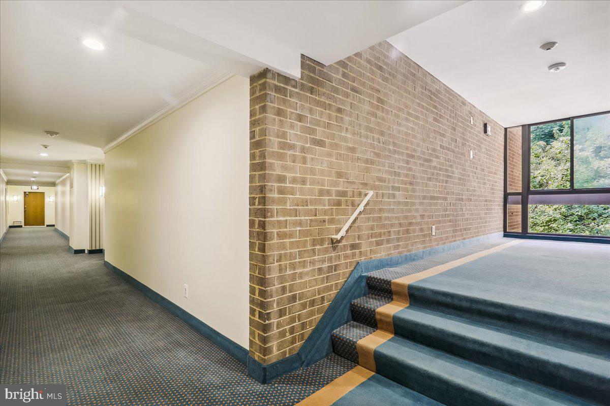 SUMNER VILLAGE - Residential