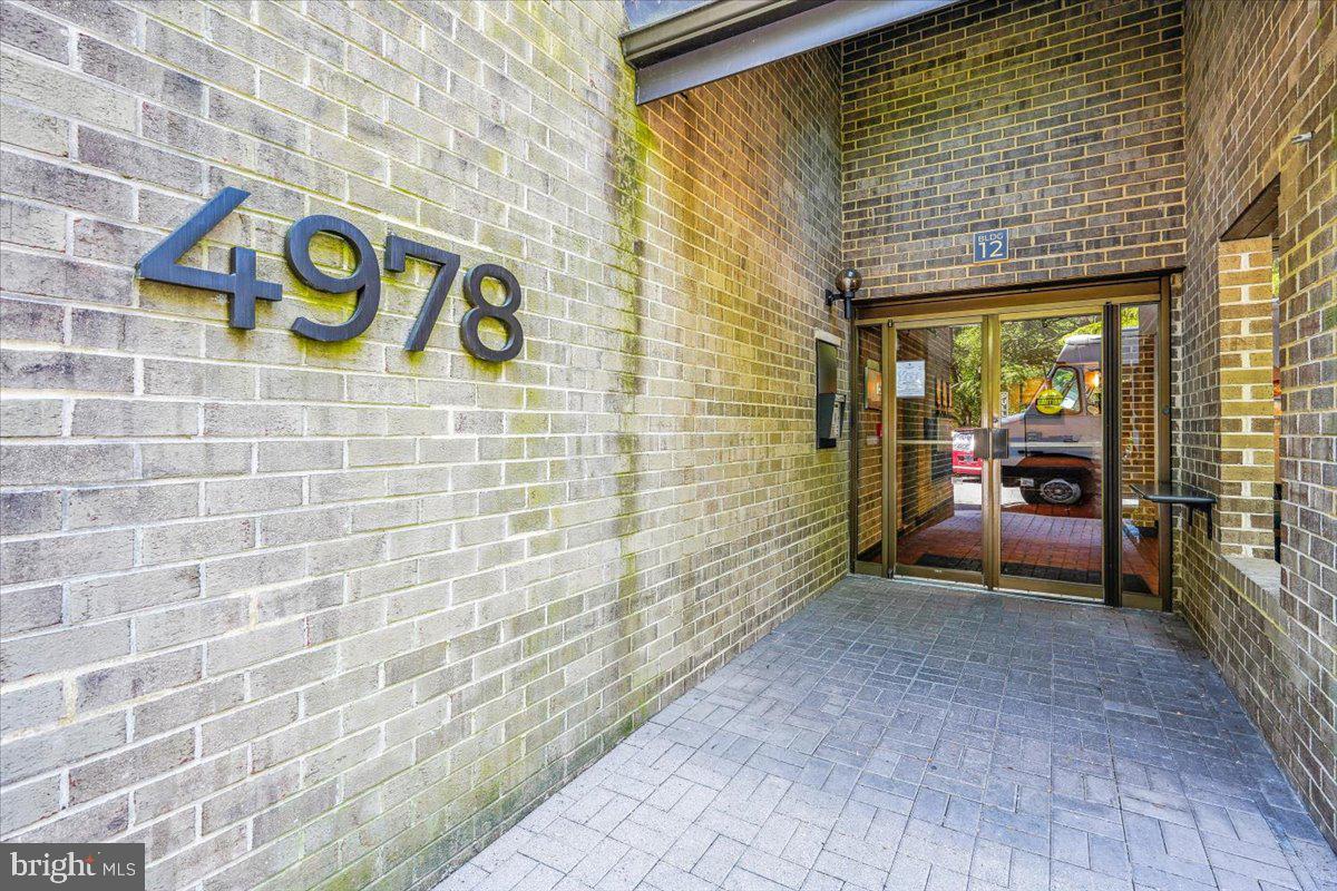 SUMNER VILLAGE - Residential