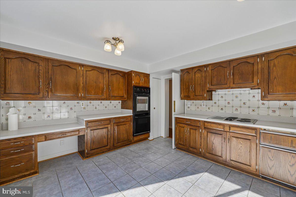 SUMNER VILLAGE - Residential