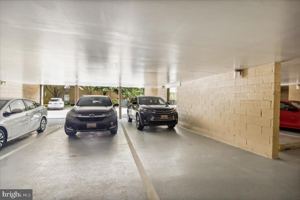 SUMNER VILLAGE - Residential