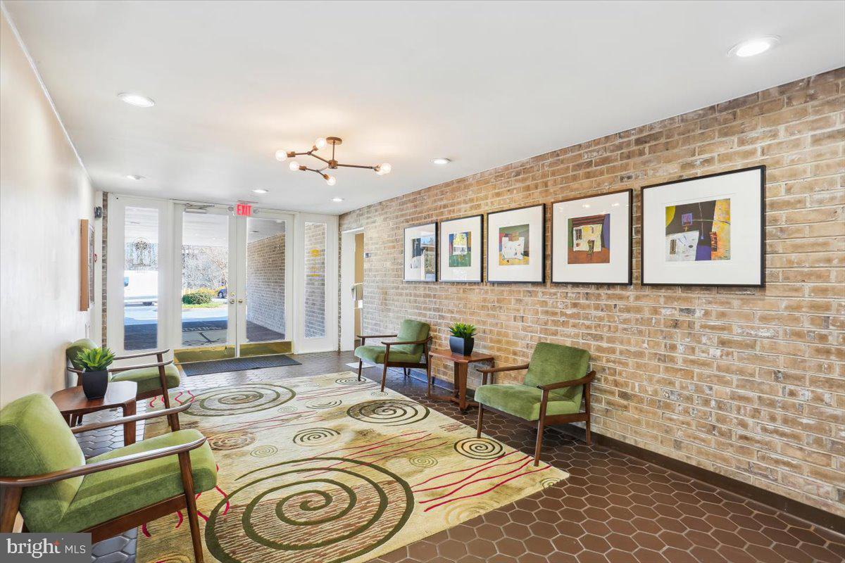 SUMNER VILLAGE - Residential