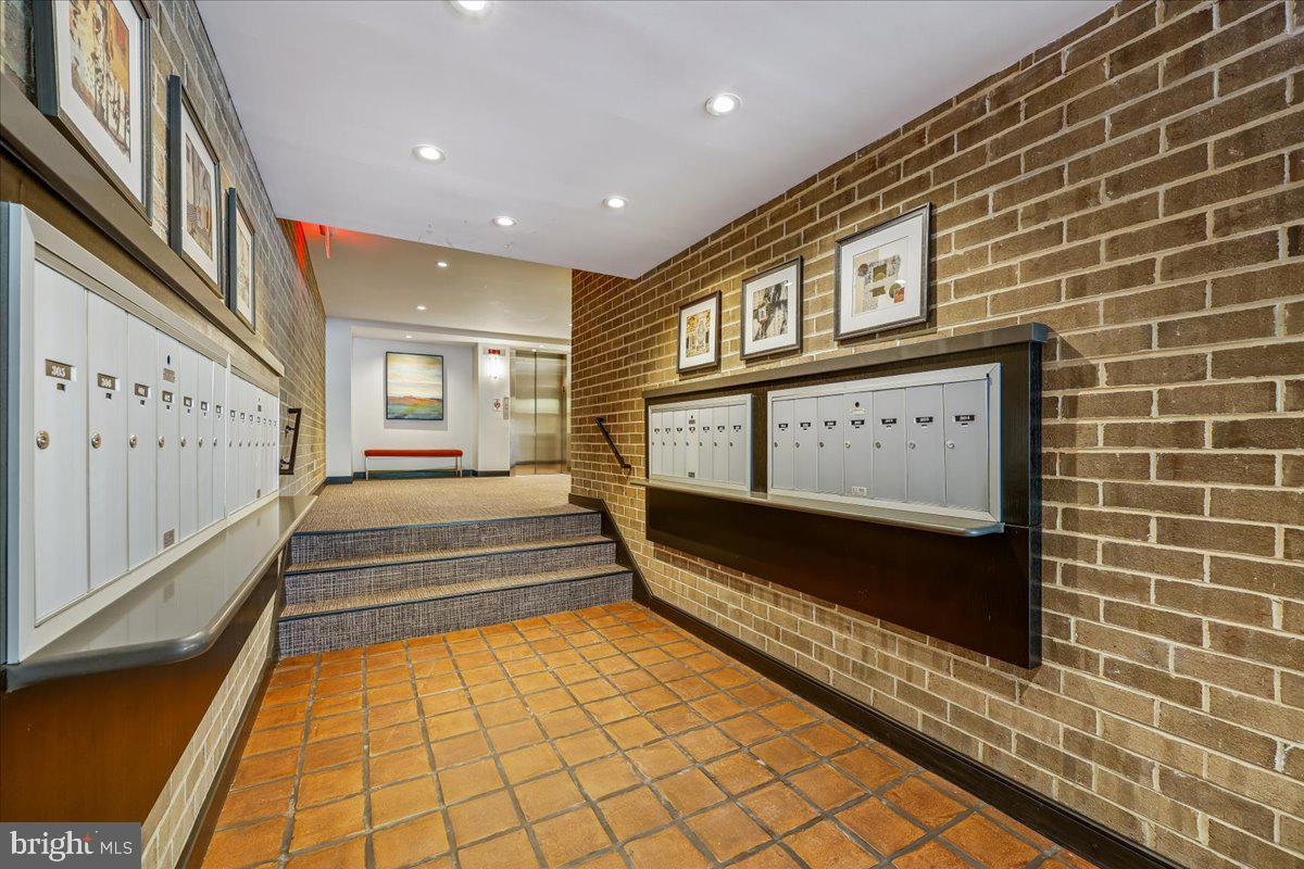 SUMNER VILLAGE - Residential