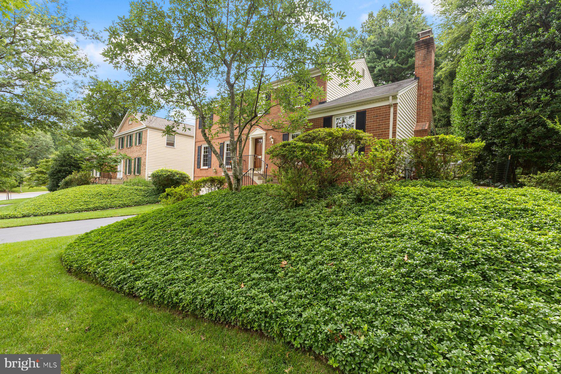 17 OLD CREEK COURT