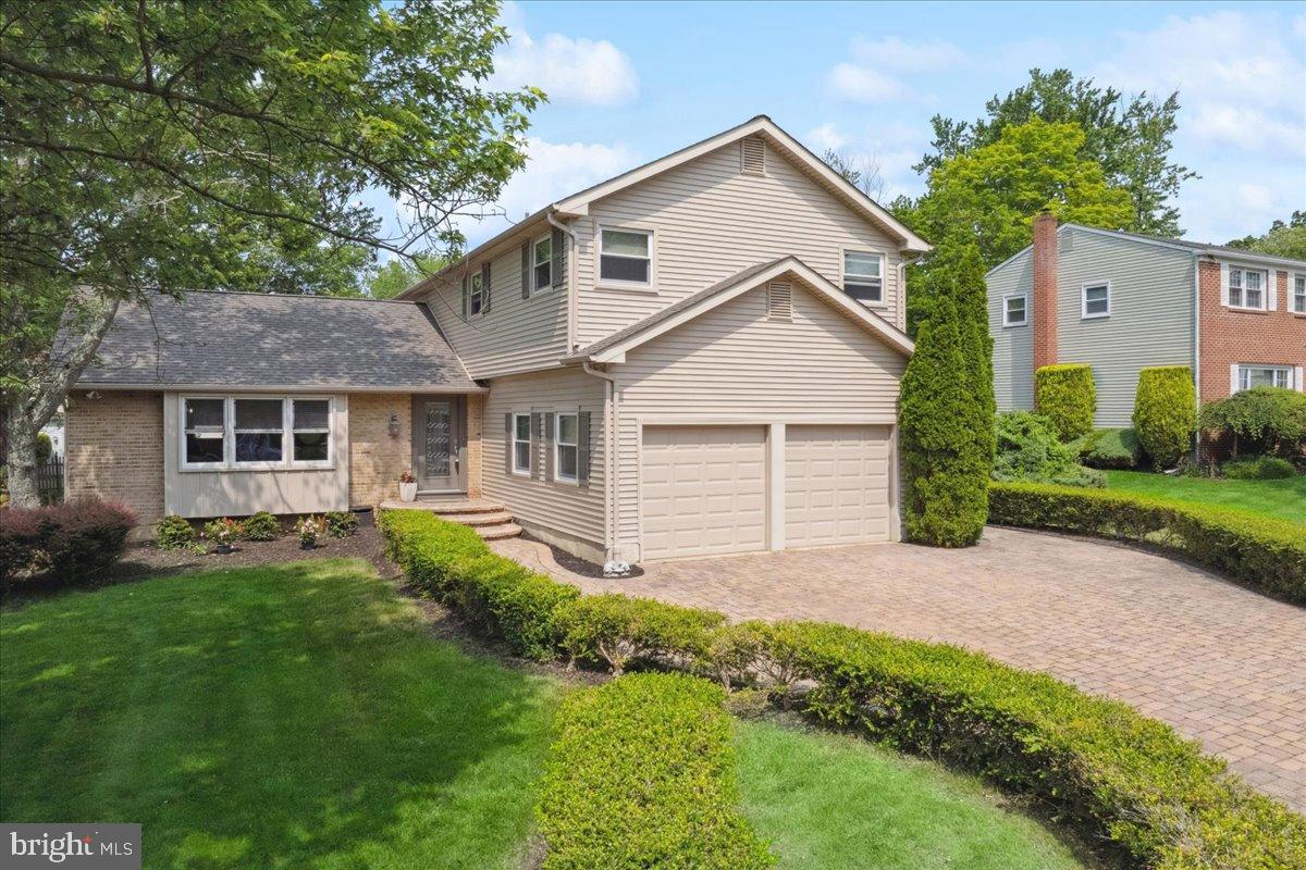 513 COUNTRY CLUB DRIVE