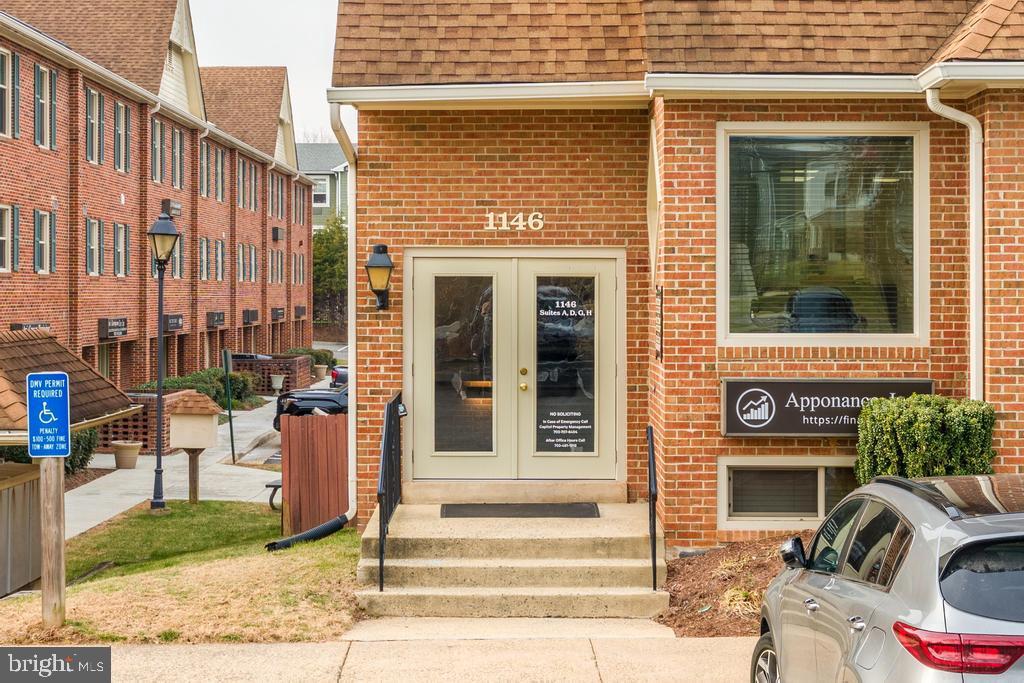 1146 WALKER ROAD G G