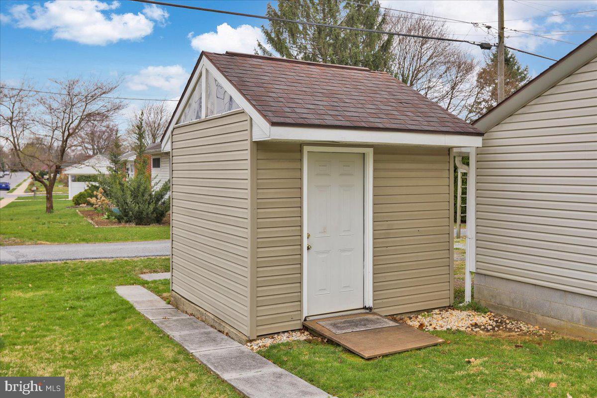 1402 ELM STREET