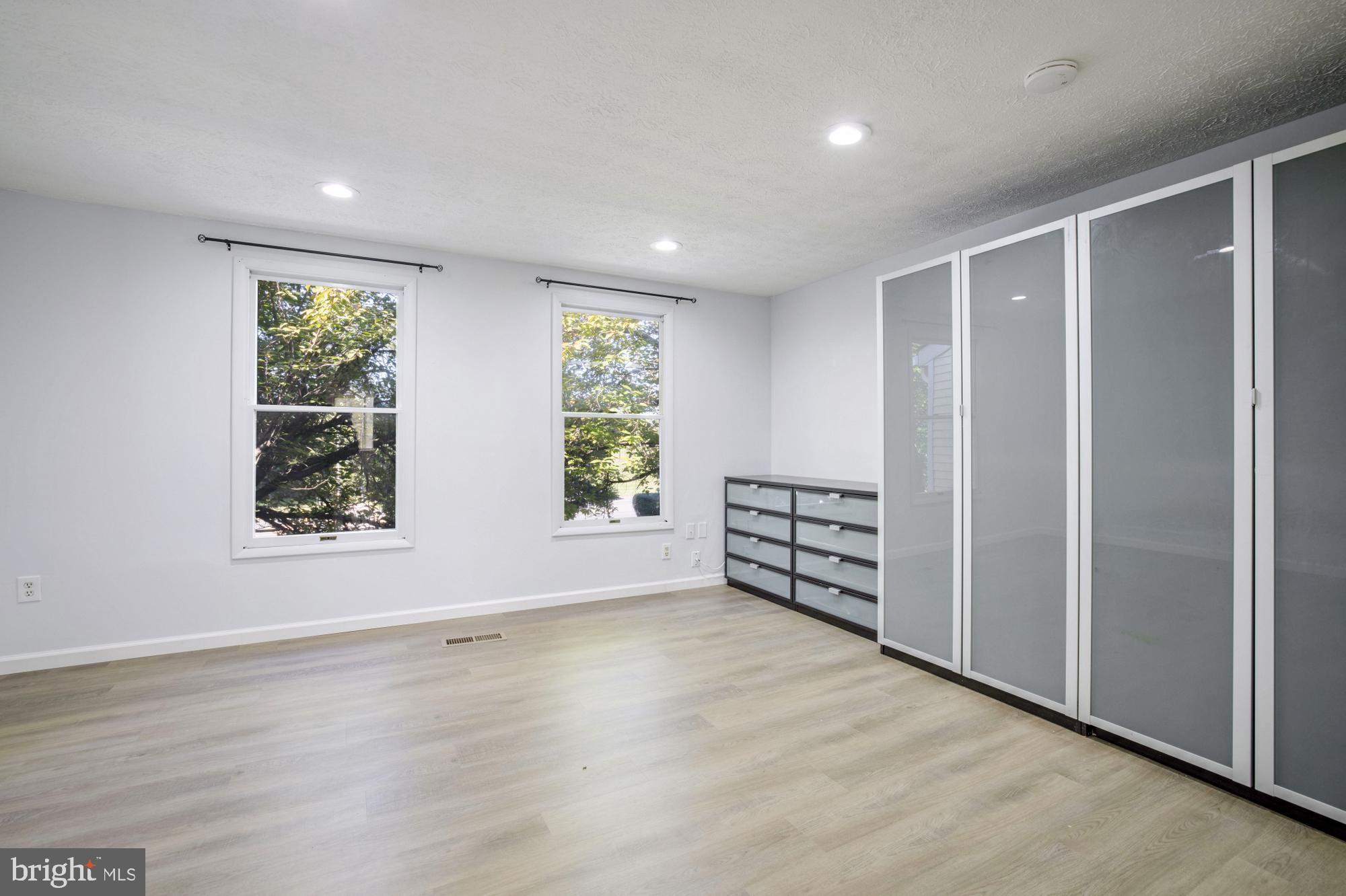 GUNNERS LAKE VILLAGE - Residential