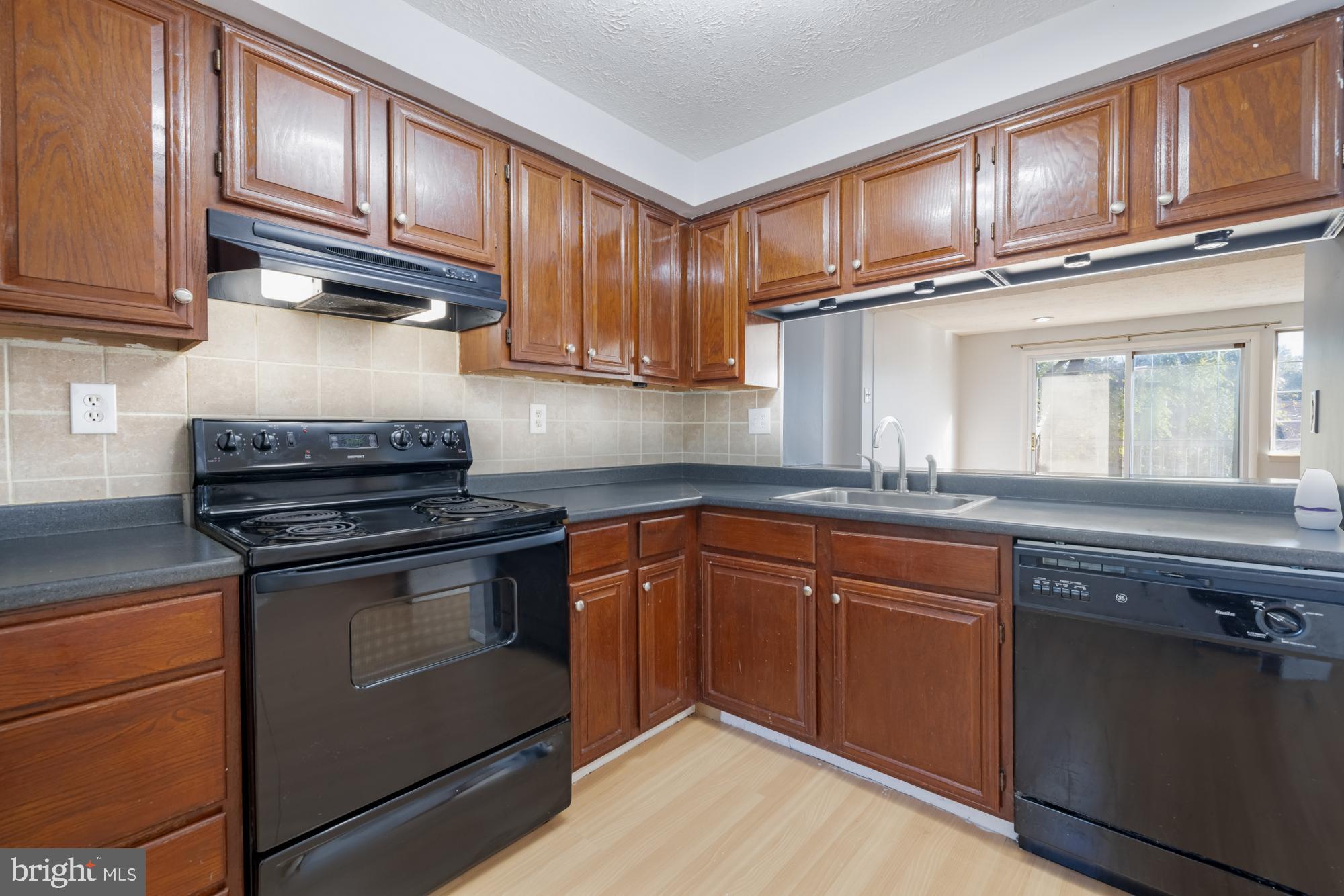 GUNNERS LAKE VILLAGE - Residential