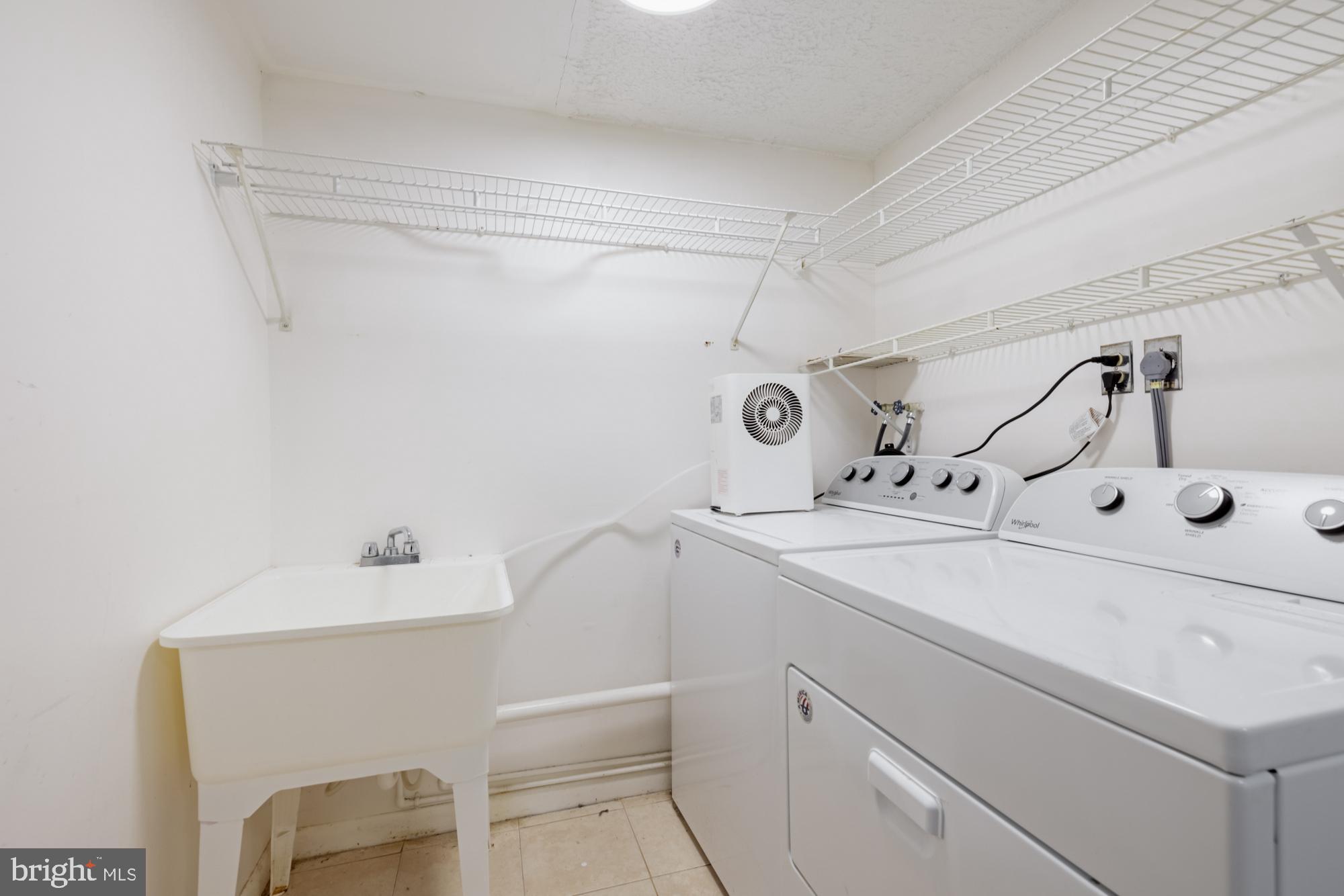 GUNNERS LAKE VILLAGE - Residential