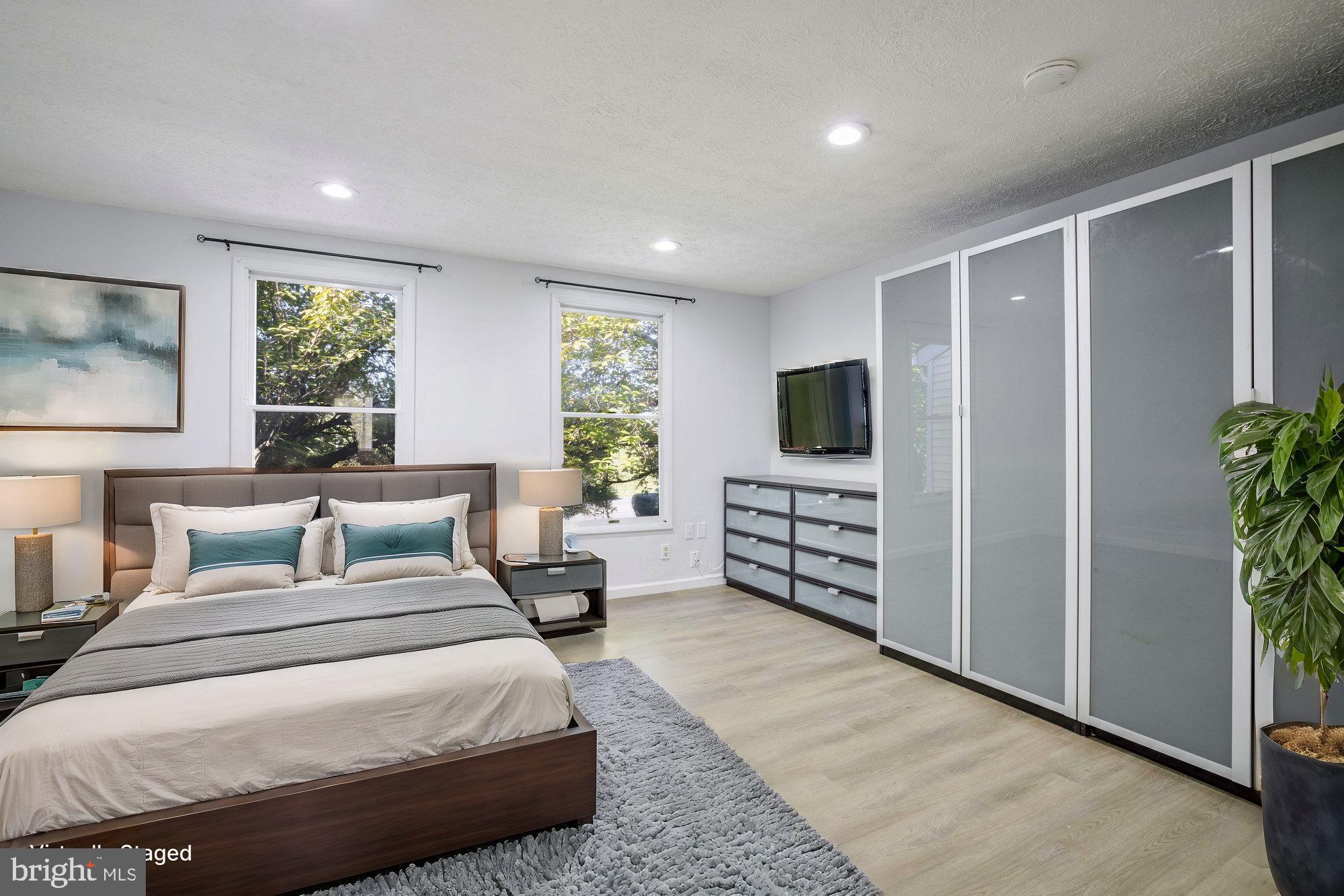 GUNNERS LAKE VILLAGE - Residential