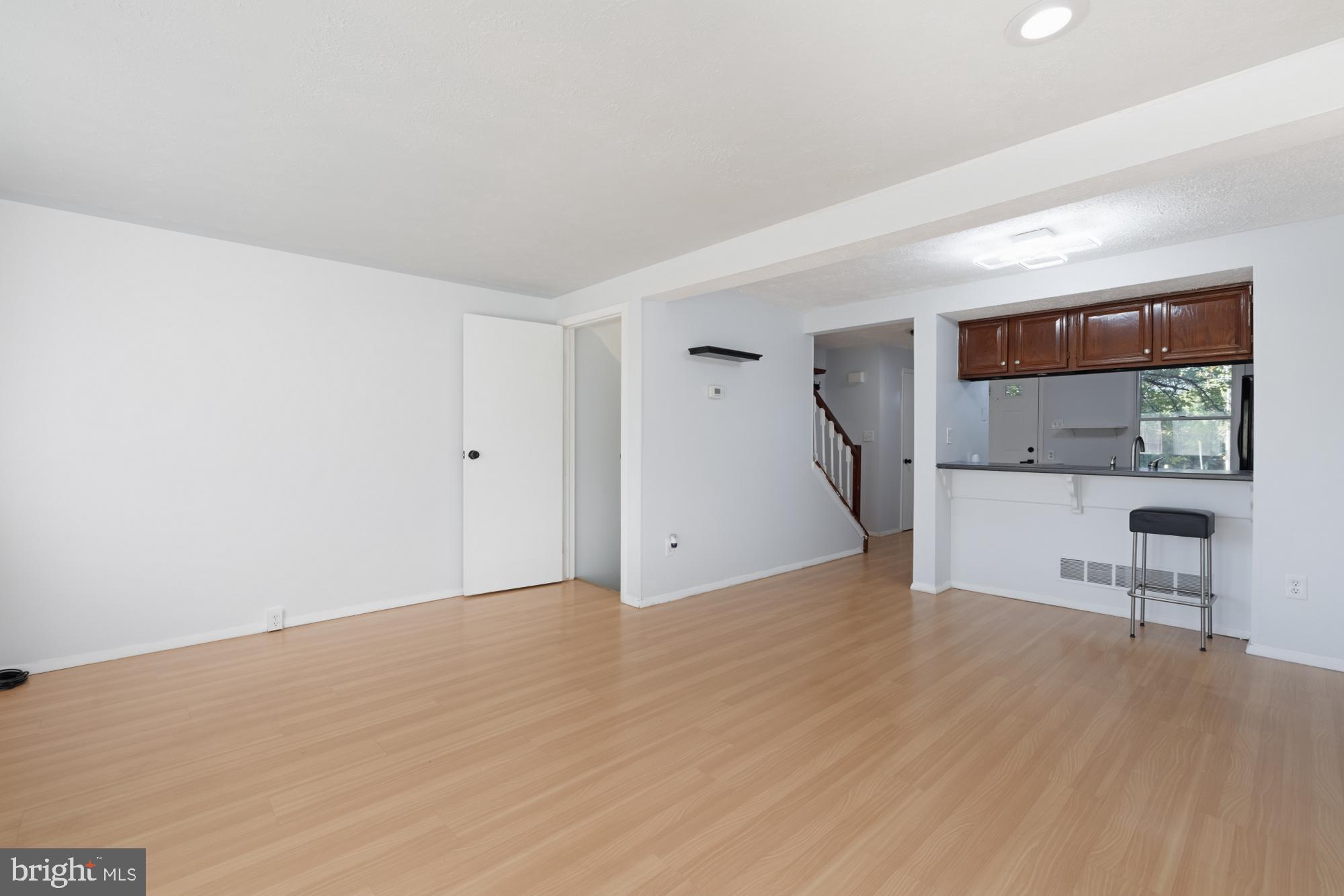 GUNNERS LAKE VILLAGE - Residential